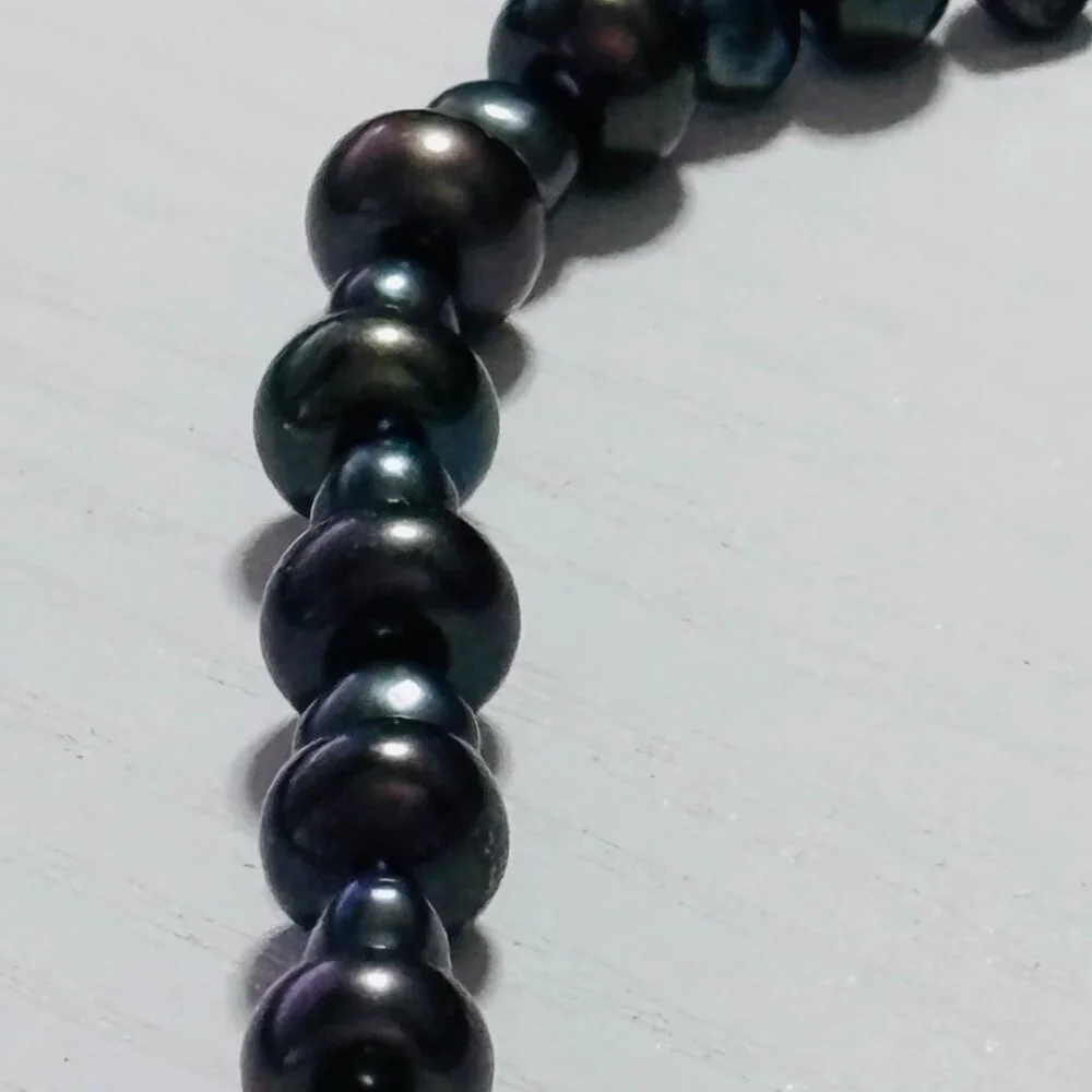 Black Peacock Pearl Beaded Necklace 18” Iridescent Classic - Picture 14 of 14